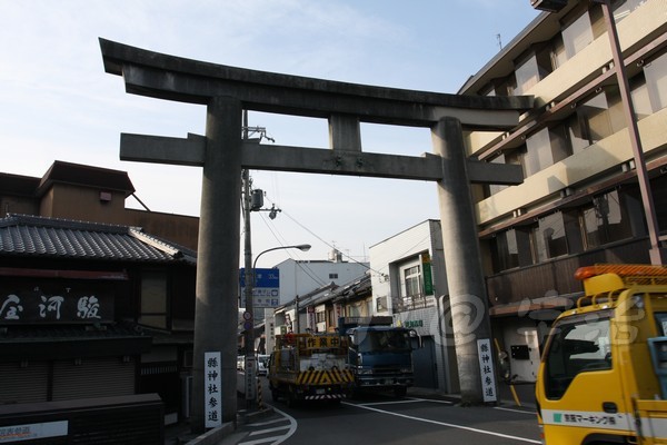 宇治 -- 宇治神社鳥居