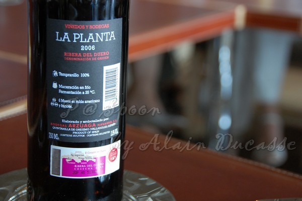 三月 -- 2006 La Planta - Arzuaga (Ribera del Duero - Espana) 背面酒標