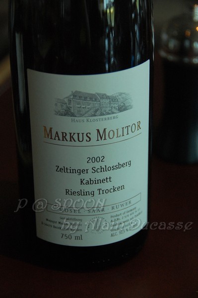 四月 -- 2002 Zeltinger Schlossberg - Riesling Kabinett Trocken - Molitor (Mosel, Deutschland)