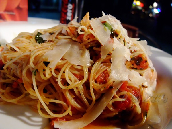 Ziti's -- 鮪魚蕃茄天使麵