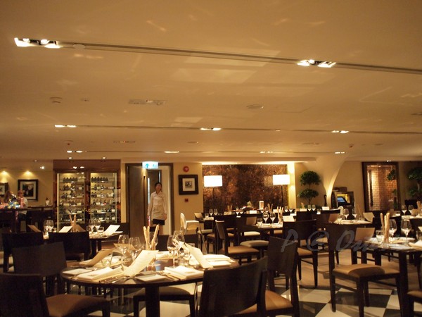 Osteria -- 店內