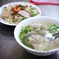 恭仔肉燥意麵 - 餛飩湯