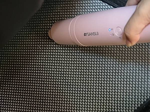 IMG_3659.jpg 超好用隨身吸塵器【SANSUI山水】輕淨吸迷你無線吸塵器+專用塵螨機 可無線手持 輕巧方便 居家車用清潔一機多用