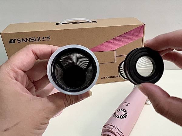 IMG_3669.jpg 超好用隨身吸塵器【SANSUI山水】輕淨吸迷你無線吸塵器+專用塵螨機 可無線手持 輕巧方便 居家車用清潔一機多用