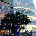 新月廣場超炫的聖誕樹