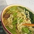 instant noodles with veggie and meat