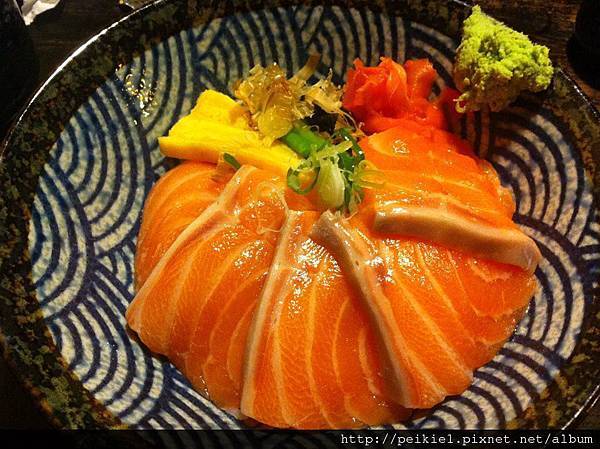 鮭魚丼