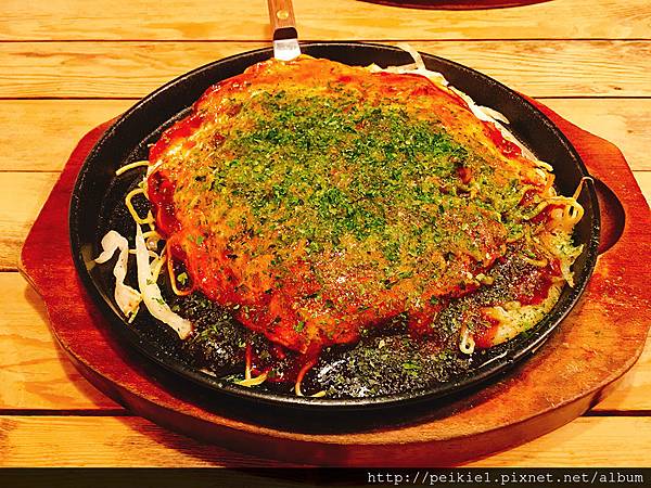 博多駅きんさいや広島焼き