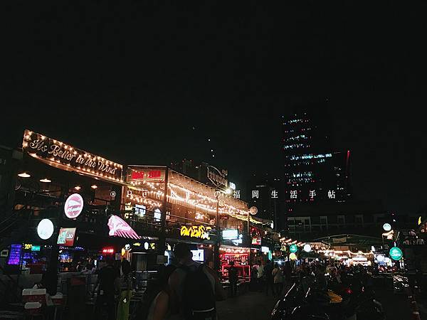 2017泰國火車夜市拉差達Tarad Rot Fi Train Night Market Ratchada．ตลาดนัดรถไฟ รัชดา泰國文化中心站