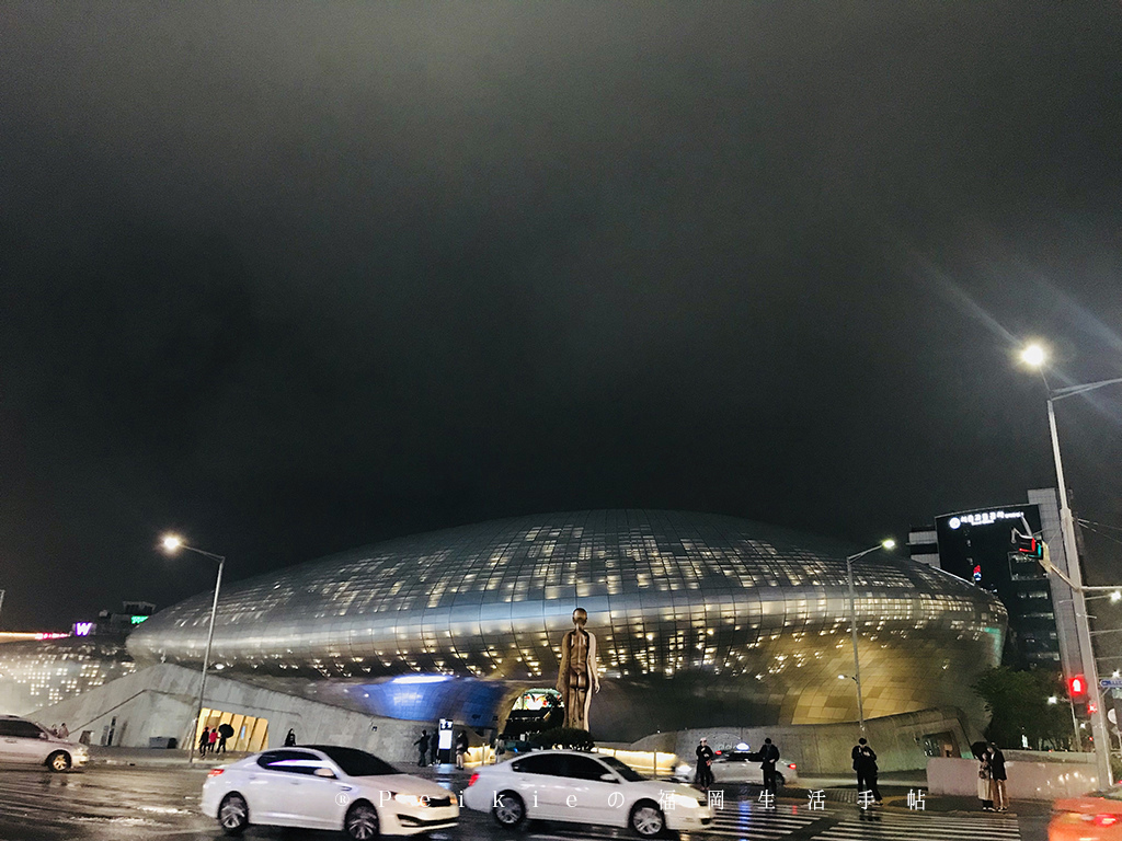 【首爾購物】夜晚閃閃發亮又逛到腿軟的東大門 【首爾購物】夜晚閃閃發亮又逛到腿軟的東大門