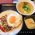 福岡的吉塚站的錢湯改造的柬埔寨餐廳
