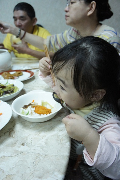 2011年2月7日 回二舅家吃飯 (17).JPG