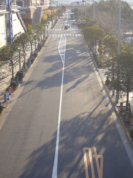 車子很少的大馬路