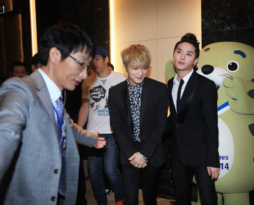 131024 JYJ越南亞運記者會@24h (1).jpg