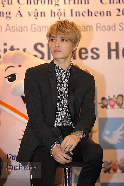 131024 JYJ越南亞運記者會@kenh14 (7).JPG