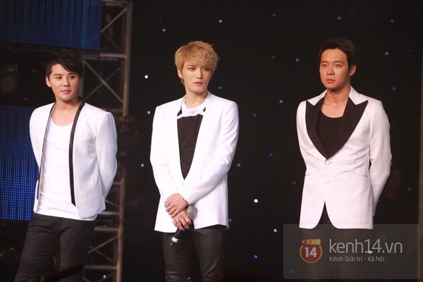 131024 JYJ越南亞運演唱會@kenh14 (7).JPG