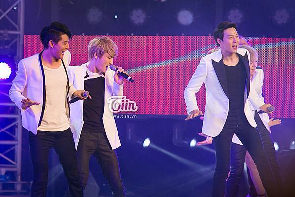 131024 JYJ越南亞運演唱會@tiin (18).jpg