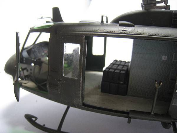 UH-1-4.JPG