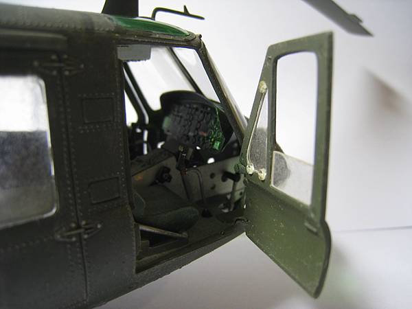UH-1-10.JPG