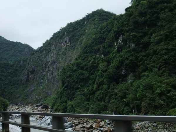 看到漂亮的風景心情很好 不要下雨就更好