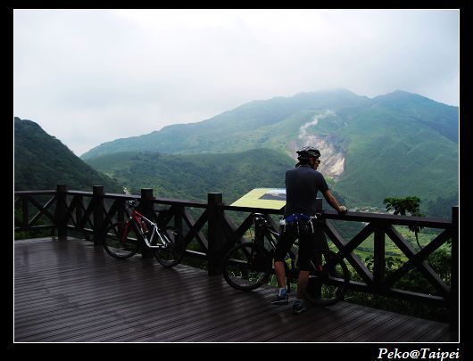 巴拉卡公路看台.jpg