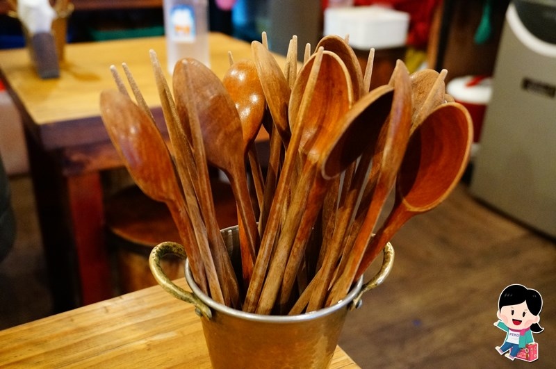 古董麵.惠化站必吃美食.韓式冷麵.梨花壁畫村.學林茶房.惠化 古董麵.古董麵 中文菜單.