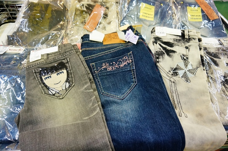 板橋特賣會.板樹體育館特賣會.拍手童裝.雪衣.雪褲.四季廠拍