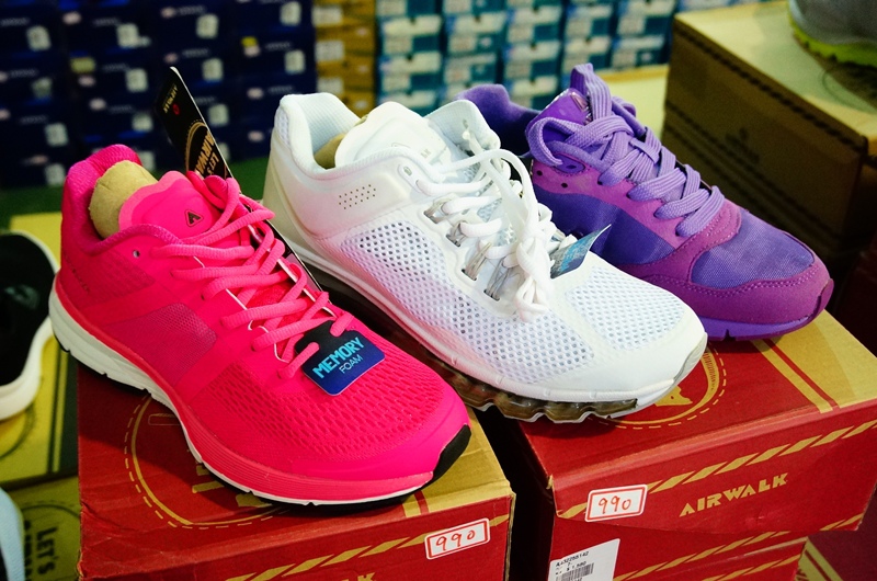 板橋特賣會.板樹體育館特賣會.拍手童裝.雪衣.雪褲.四季廠拍