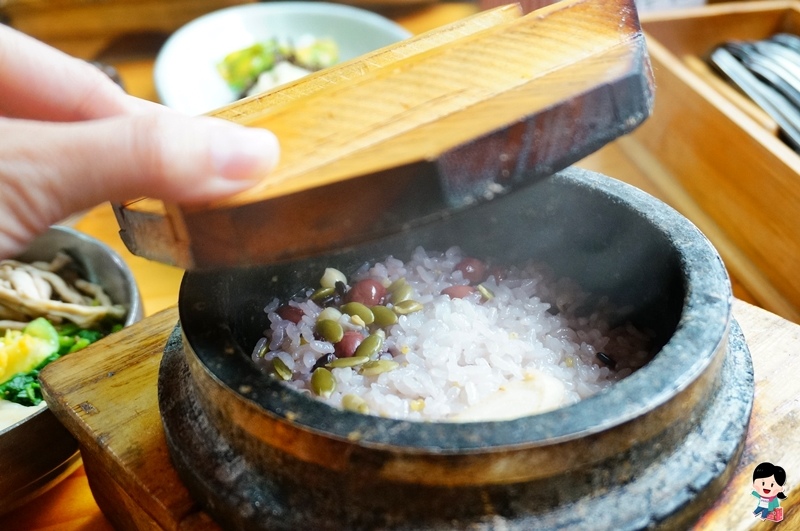 大邱美食.大邱旅遊.大邱拌飯.釜鍋拌飯.韓式釜飯.大邱韓式拌飯.