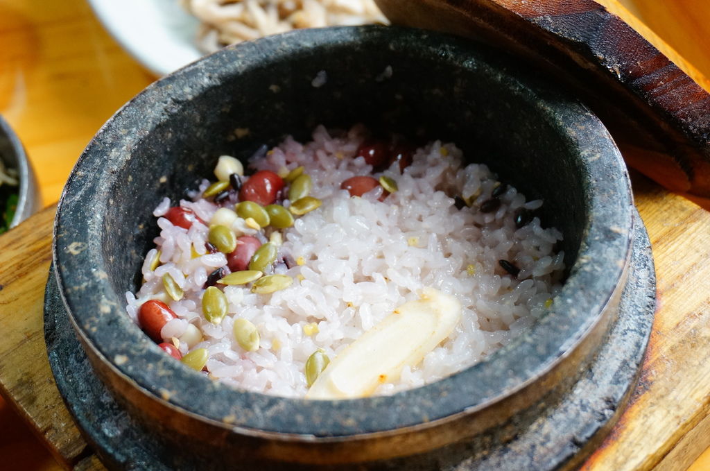 大邱美食.大邱旅遊.大邱拌飯.釜鍋拌飯.韓式釜飯.大邱韓式拌飯.