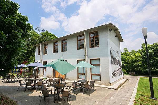 高雄美食 一勾堂咖啡烘焙坊x手撕吐司 推薦紅藜果香圓頂吐司 高雄野餐新去處 大樹美食推薦 九曲堂火車站旁