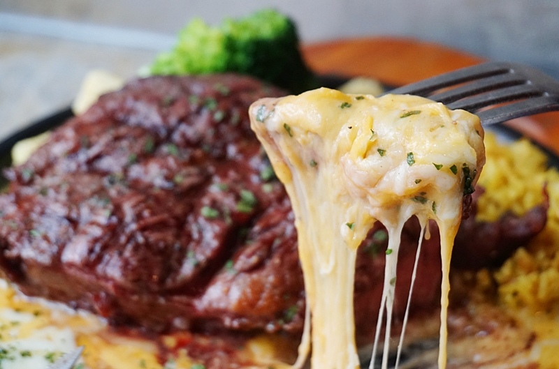 西門町美食.西門町餐廳.A.K.12 美式小館.台北美式餐廳.寵物友善餐廳.西門町聚餐.西門町美式餐廳.