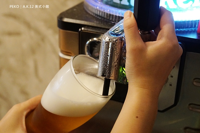 西門町美食.西門町餐廳.A.K.12 美式小館.台北美式餐廳.寵物友善餐廳.西門町聚餐.西門町美式餐廳.