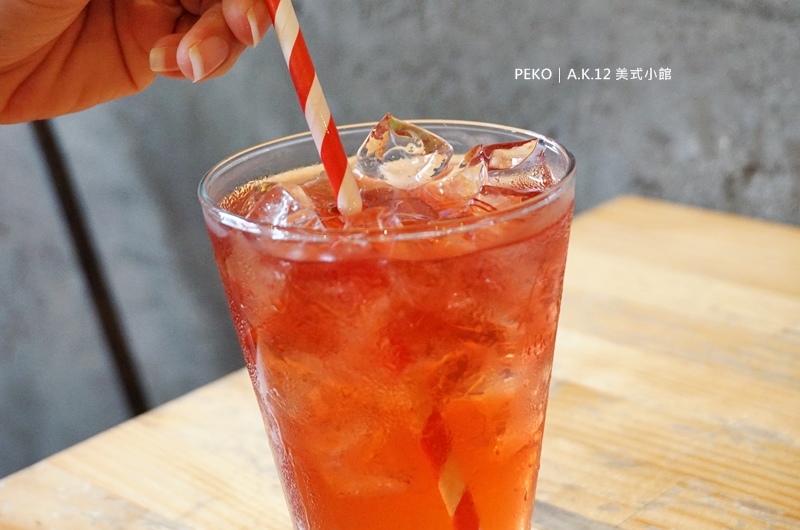 西門町美食.西門町餐廳.A.K.12 美式小館.台北美式餐廳.寵物友善餐廳.西門町聚餐.西門町美式餐廳.