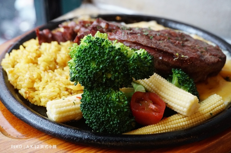 西門町美食.西門町餐廳.A.K.12 美式小館.台北美式餐廳.寵物友善餐廳.西門町聚餐.西門町美式餐廳.