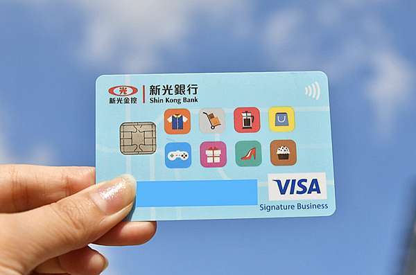 2020信用卡推薦 新光銀行寰宇現金回饋卡 現金回饋無上限 海外購物3 優惠 首刷禮熊貓外送購物金350元 Peko のsimple Life 痞客邦