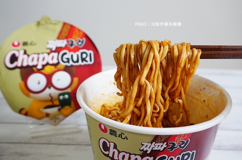 全家新品推薦 浣熊炸醬烏龍麵 寄生上流裡爆紅的浣熊炸醬麵chapaguri 終於不用一次煮兩包韓國泡麵了 Peko の