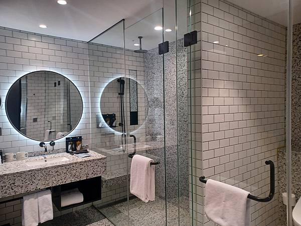 [韓國]首爾~RYSE飯店~位於弘大鬧區的舒適飯店