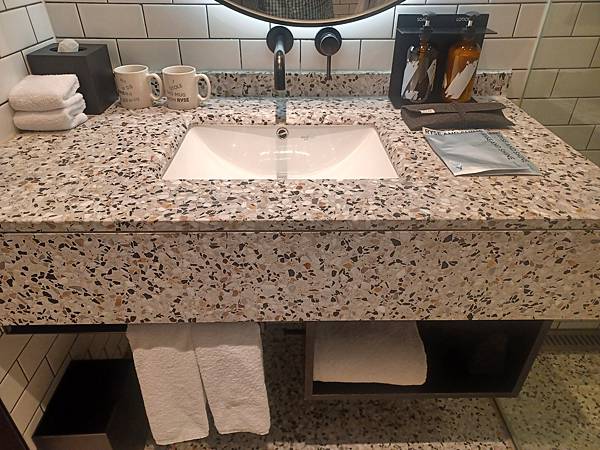 [韓國]首爾~RYSE飯店~位於弘大鬧區的舒適飯店