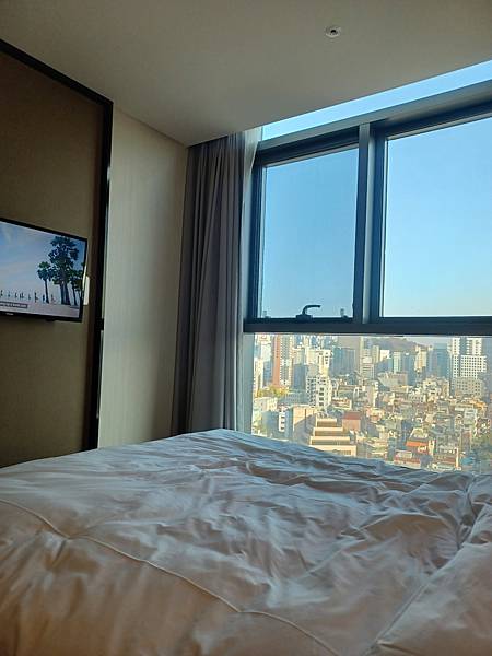 [韓國]首爾~智選假日酒店~弘大入口站7號出口上來即到飯店入