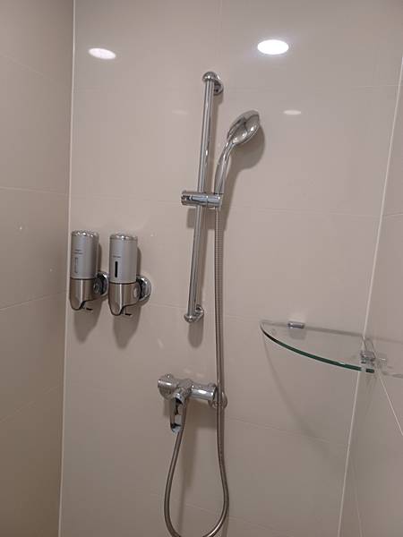 [韓國]首爾~智選假日酒店~弘大入口站7號出口上來即到飯店入