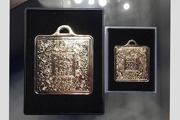 純鈦鎏18K金蓮師降魔寶印s 純鈦鎏18K金蓮師降魔寶印s