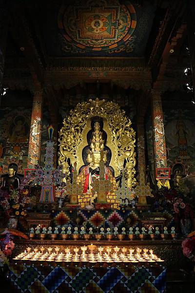 千手觀音前點上108盞明燈供養.jpg 千手觀音前點上108盞明燈供養.jpg