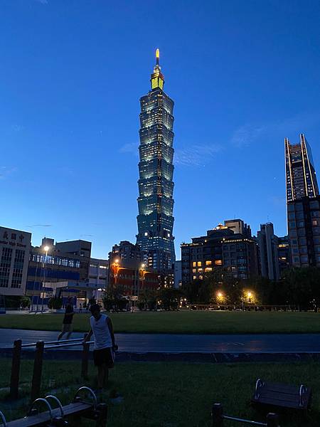 傍晚的101.jpg 傍晚的101.jpg