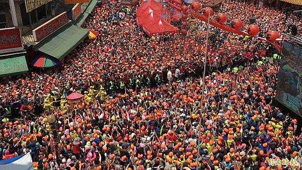 白沙屯媽祖入廟(北港媽祖廟).jpg 白沙屯媽祖入廟(北港媽祖廟).jpg