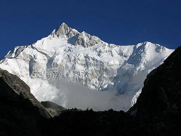 貝瑪揚唐寺前的山景.jpg