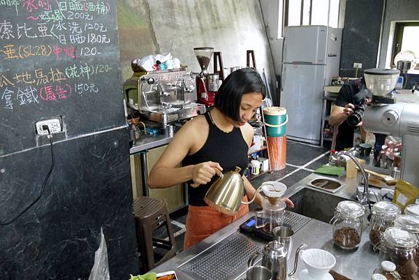 茂林多納一山沐咖啡屋