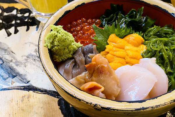 日本 東京 新宿平價好吃海鮮丼 鷹丸鮮魚店 若狹家 Pengu 說真的 痞客邦