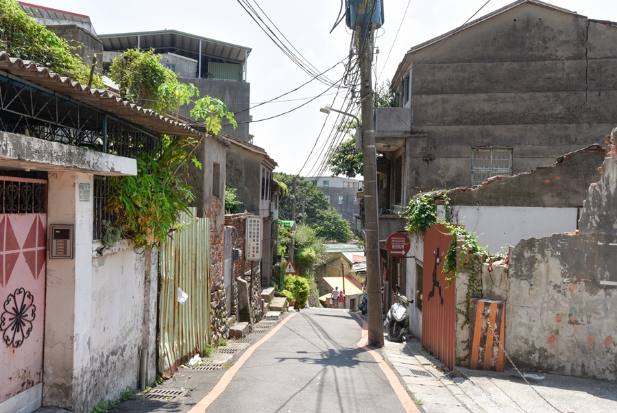 重建街戀愛巷