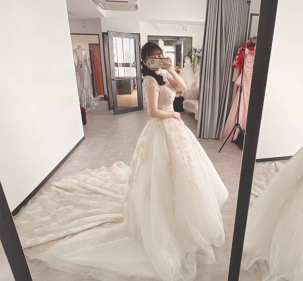 【高雄艾絲特手工婚紗】色彩繽紛的婚禮♡非傳統婚紗顏色的魅力*